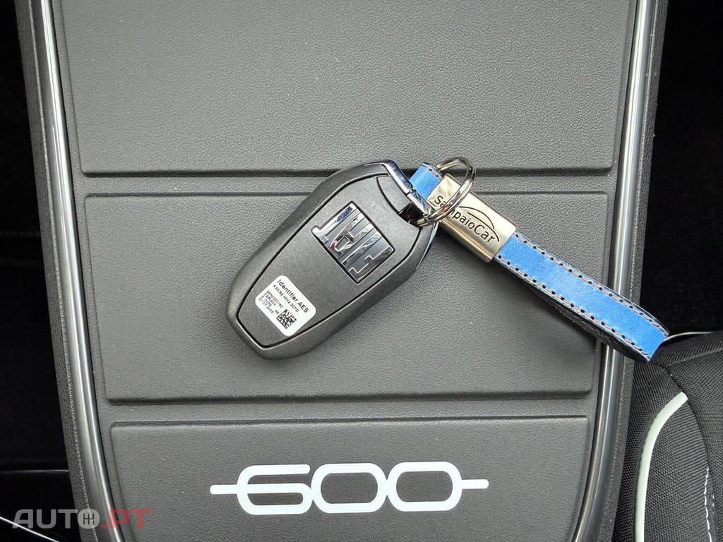 Fiat 600 1.2 Hybrid Icon