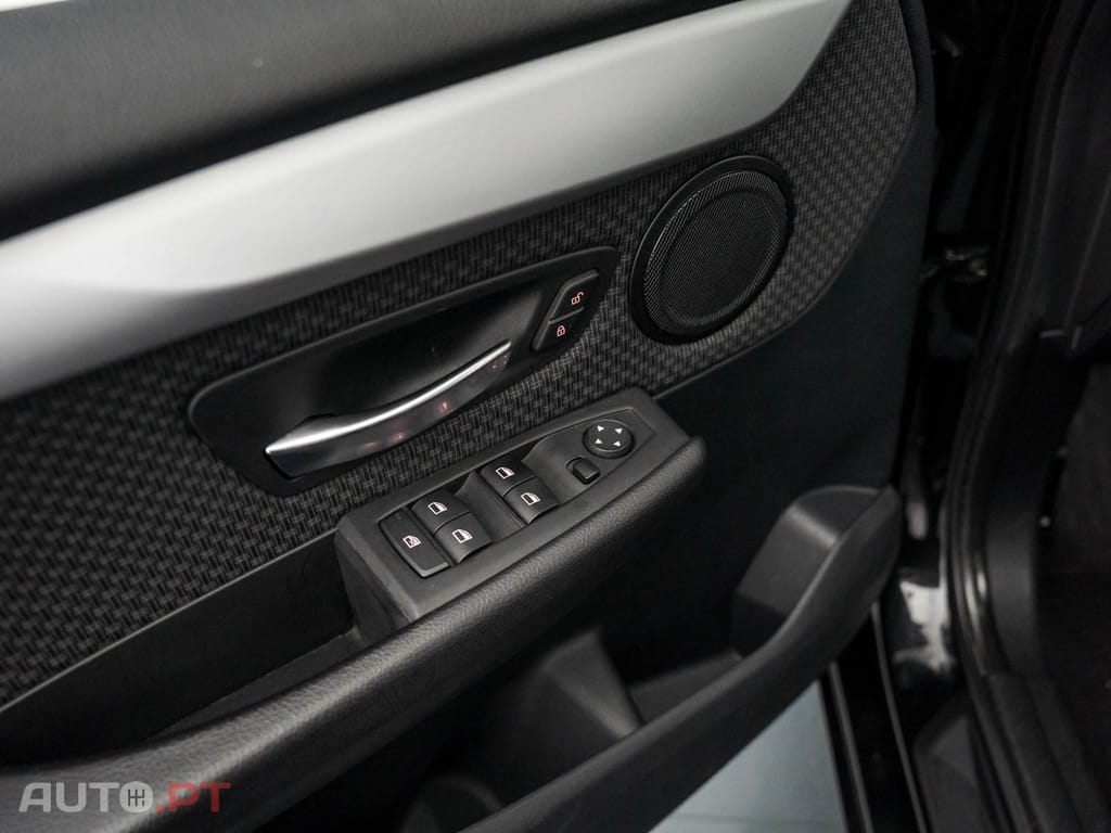 BMW 216 d Auto