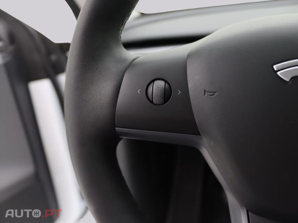 Tesla Model Y Standard RWD I.V.A DEDUTIVEL