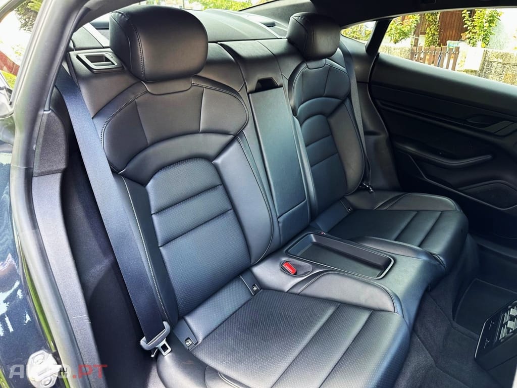 Porsche Taycan bateria Performance Plus