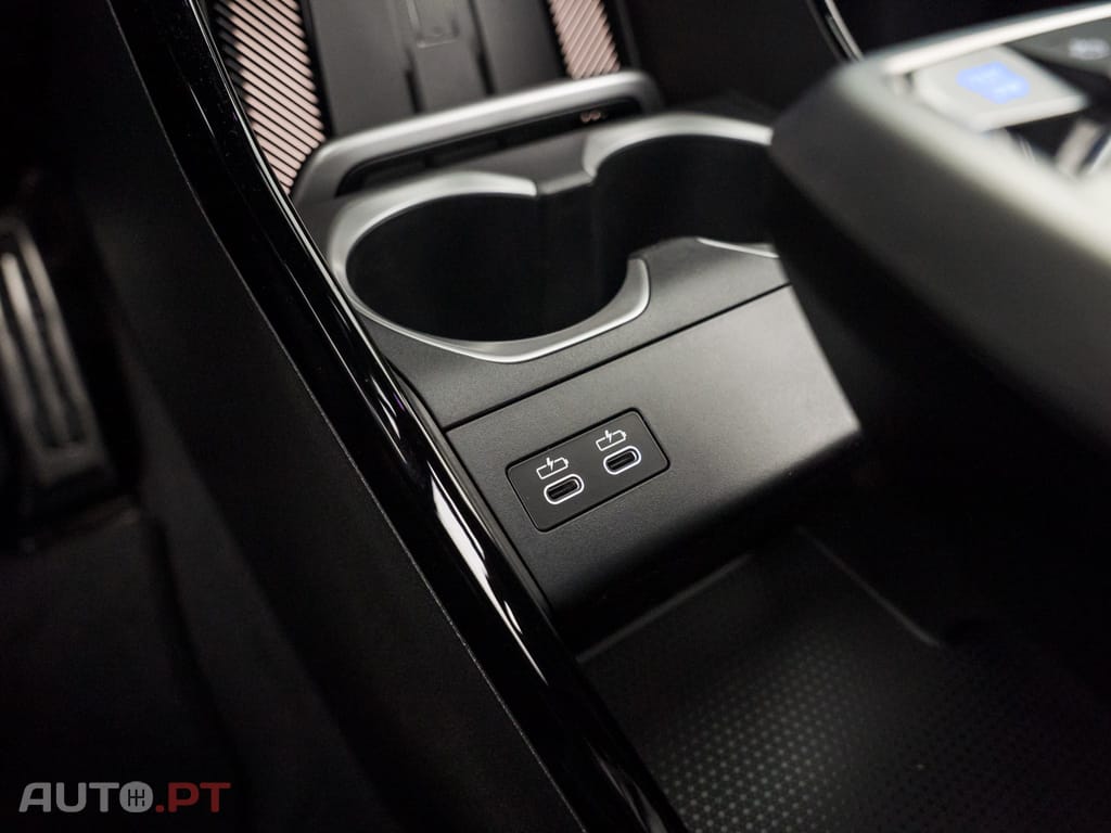 BMW iX1 eDrive20 Pack Desportivo M Pro