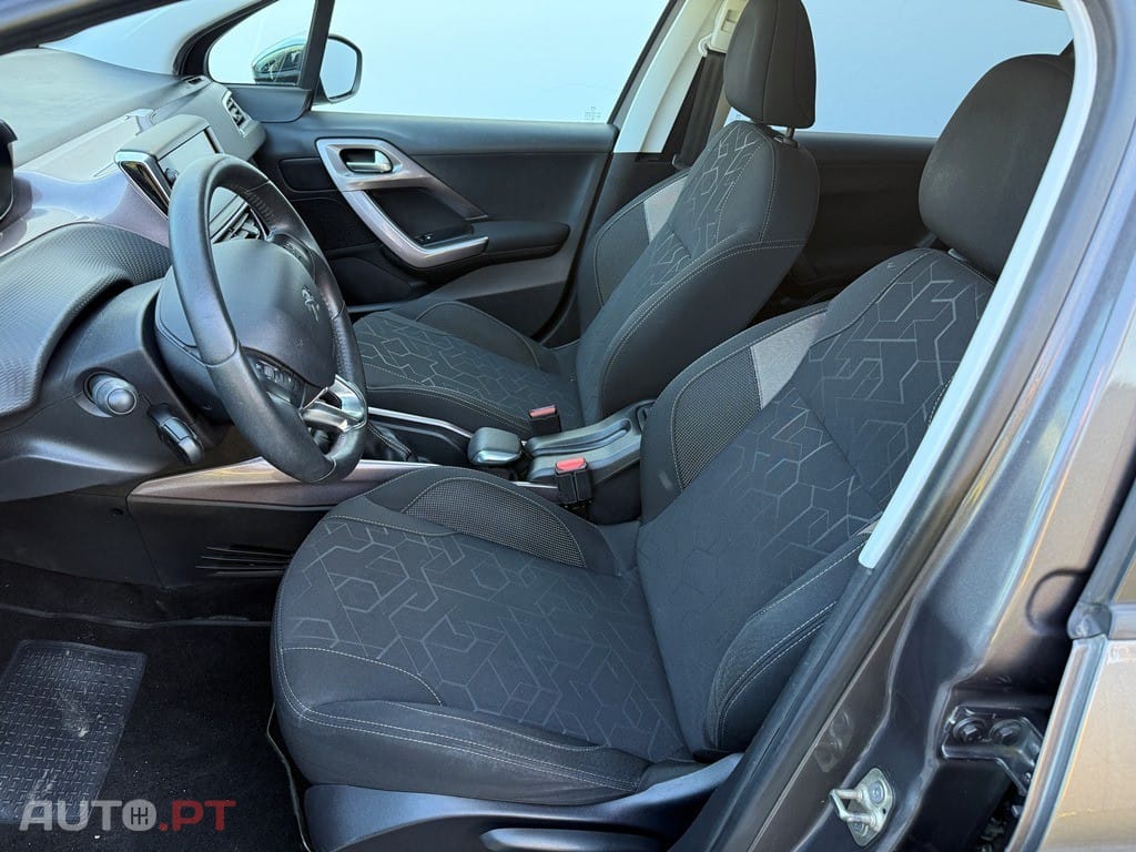 Peugeot 2008 1.2 PureTech Style