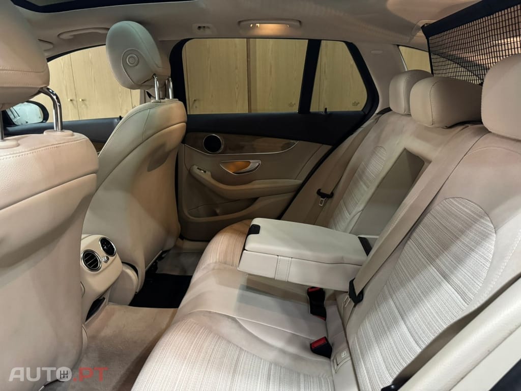 Mercedes-Benz C 300 BlueTEC Hybrid Avantgarde +