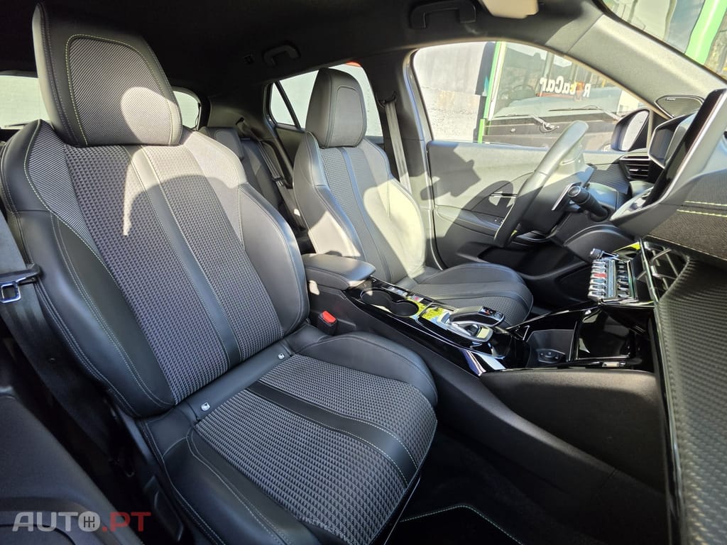Peugeot 2008 1.2 PureTech GT Line EAT8