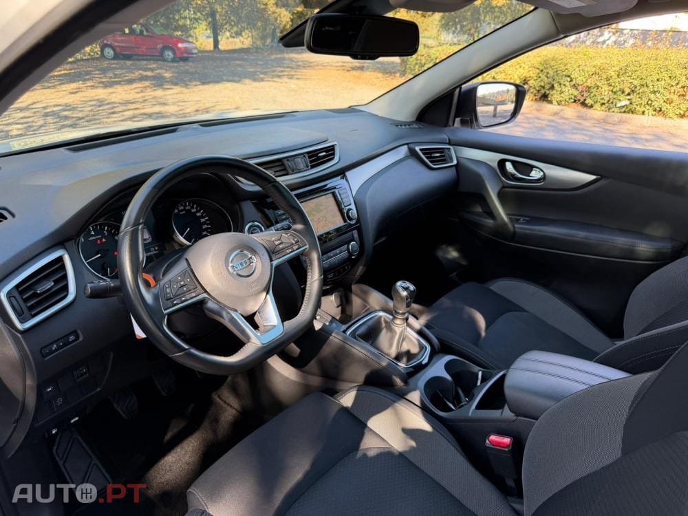 Nissan Qashqai 1.3 DIG-T MHEV Premiere Edition