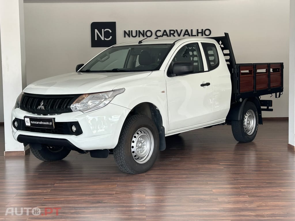 Mitsubishi L200 2.4 DI-D Club Invite 4WD