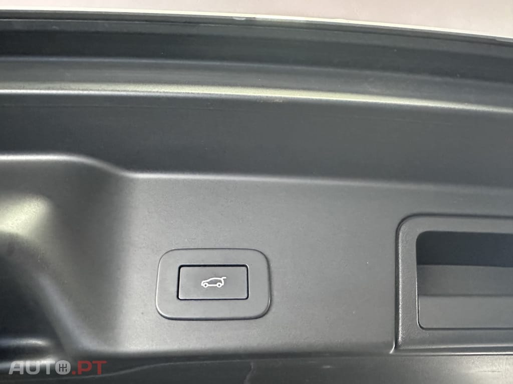 Land Rover Range Rover 1.5 P300e AWD R-Dynamic SE Auto
