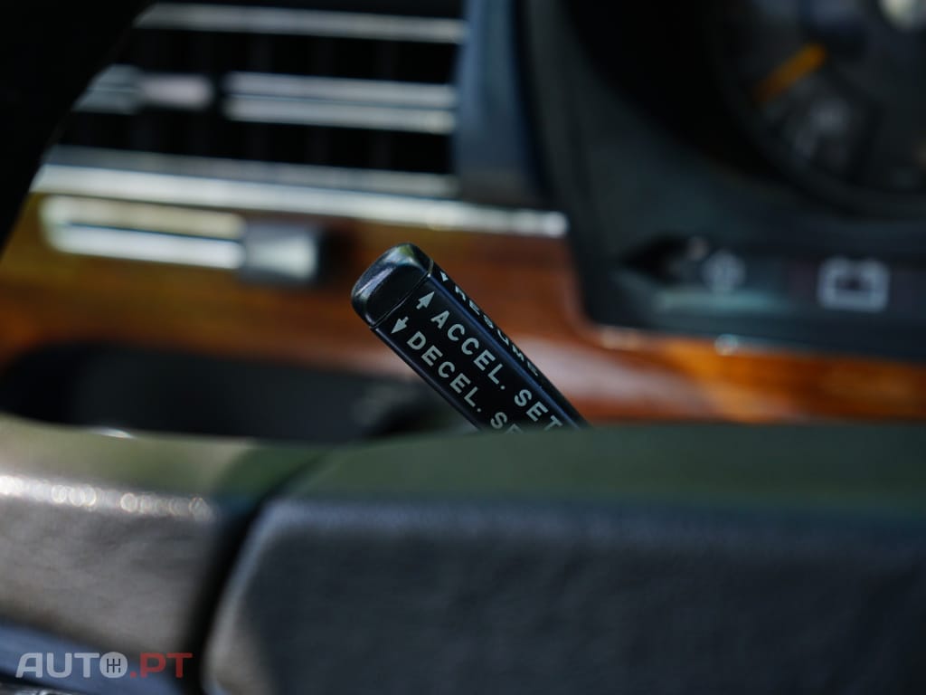 Mercedes-Benz 300 SD