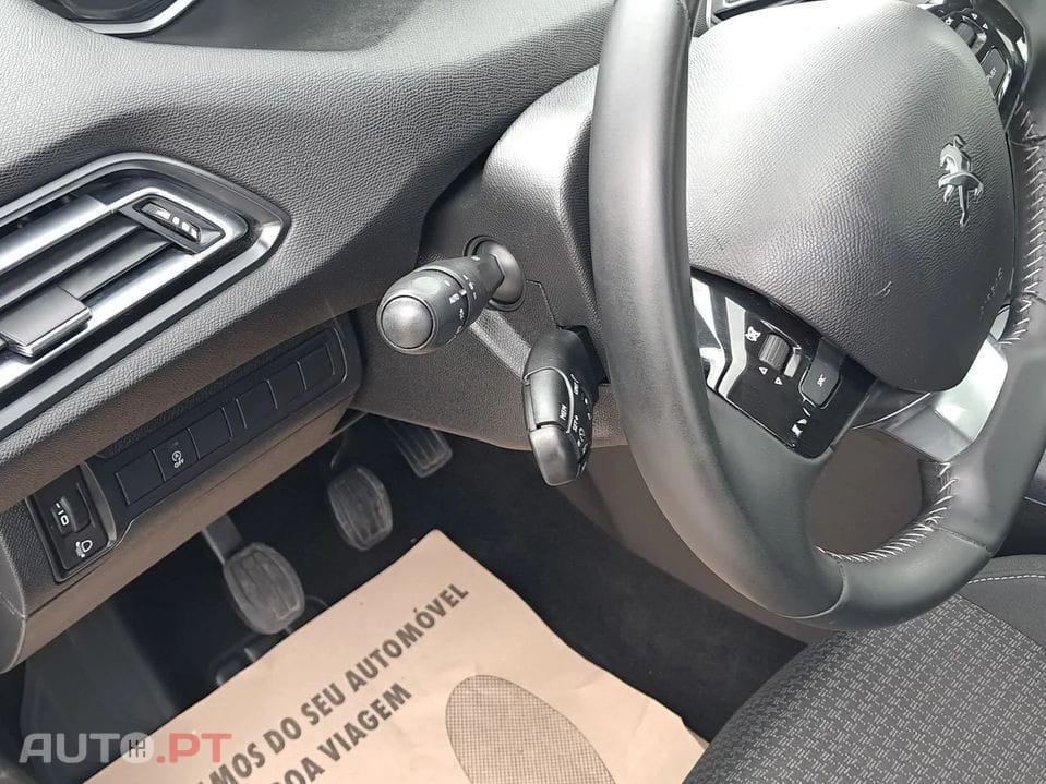 Peugeot 308 1.5 BlueHDi Business Line