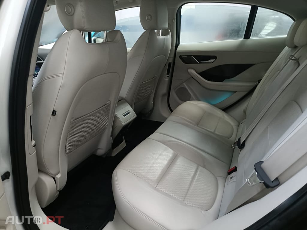 Jaguar I-Pace EV400 AWD SE