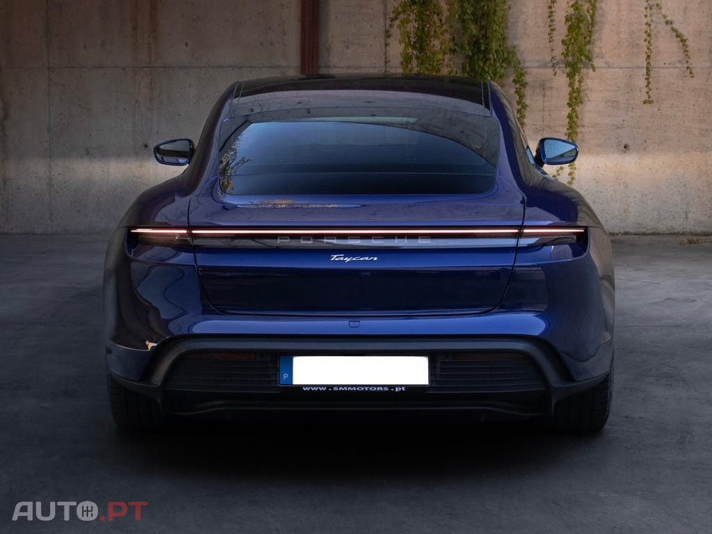 Porsche Taycan Standard