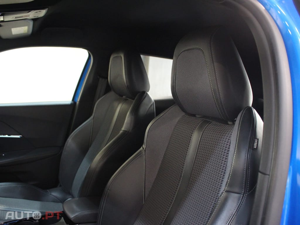 Peugeot 2008 1.2 PureTech GT EAT8