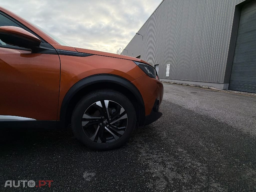Peugeot 2008 1.2 PureTech Allure EAT8
