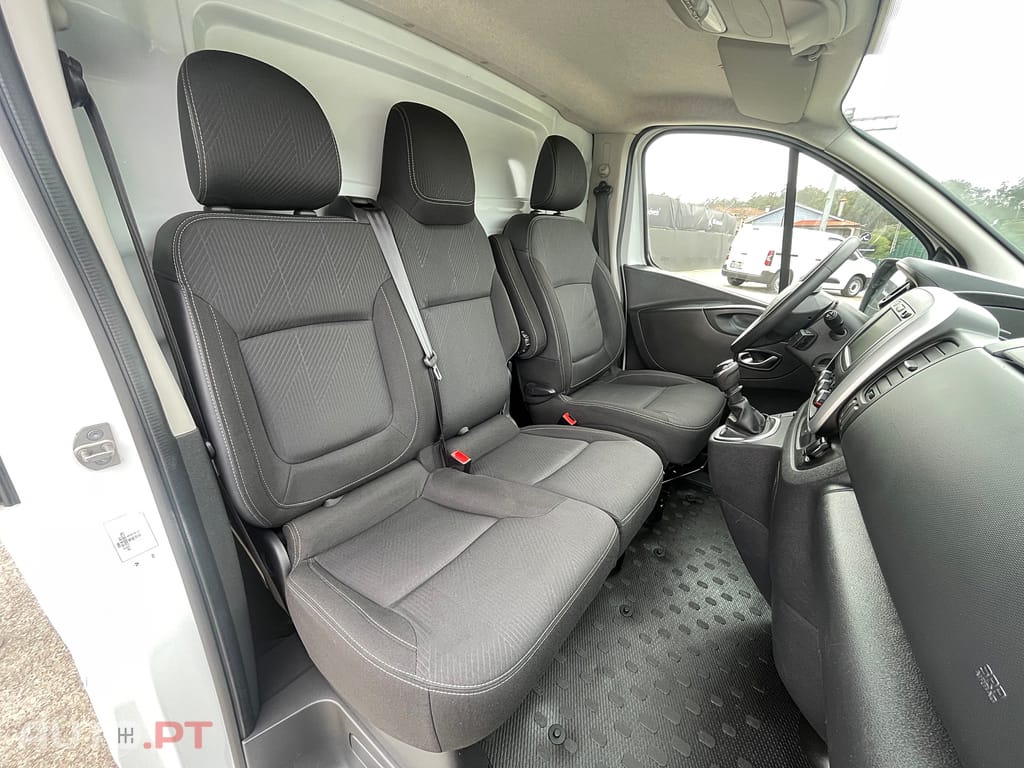 Renault Trafic 2.0 dCi IVA Dedutível