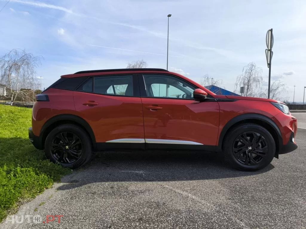 Peugeot E-2008 50 kWh Allure Pack
