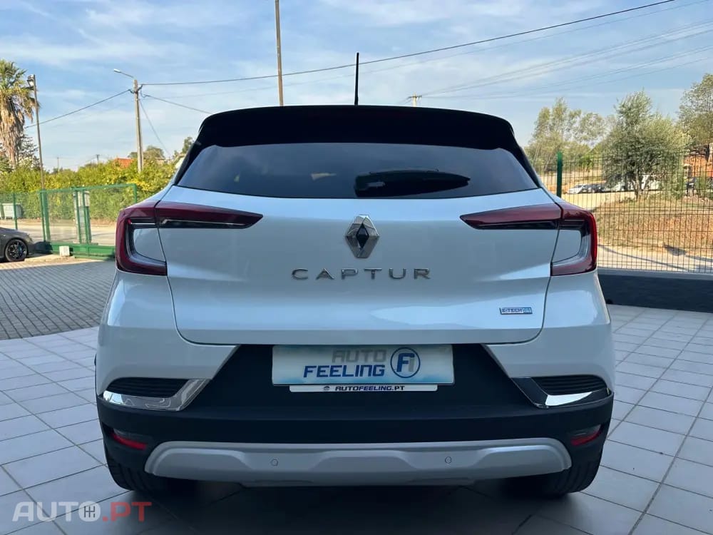 Renault Captur 1.6 E-Tech Intens