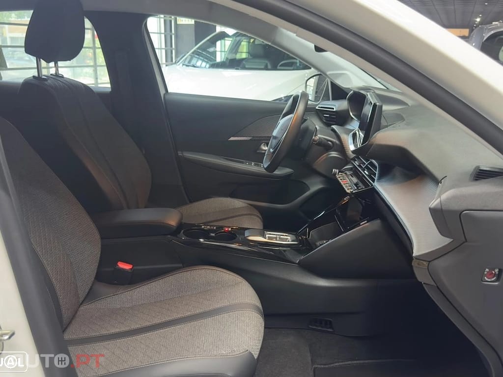 Peugeot E-208 Allure