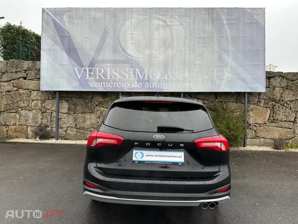 Ford Focus SW 1.0 EcoBoost Active Aut. — fotografia 12
