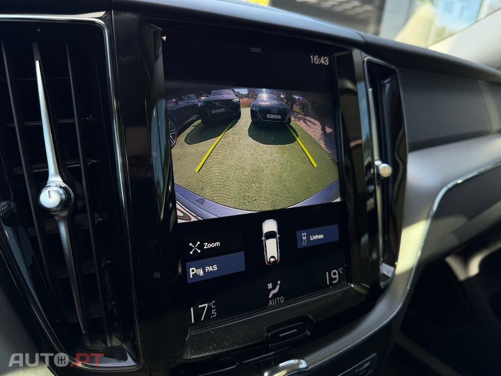 Volvo XC60 2.0 T8 PHEV Momentum Plus AWD