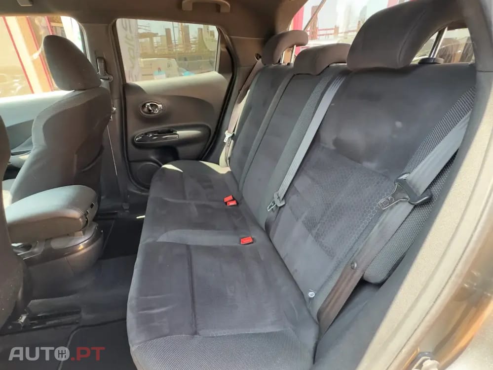 Nissan Juke 1.2 DIG-T N-Connecta Pack Exterior 1 Black Tokyo