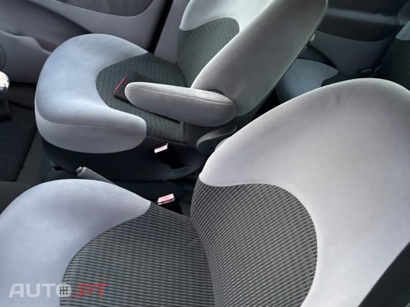 Citroën Xsara Picasso 1.6 HDi Airdream Exclusive — fotografia 8