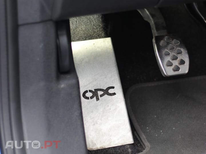 Opel Corsa 1.6 Turbo OPC