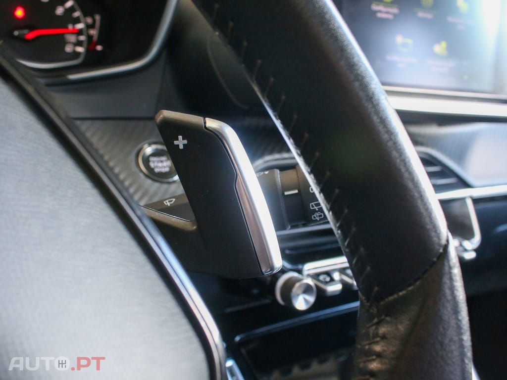 Peugeot 2008 1.2 PureTech Allure EAT8