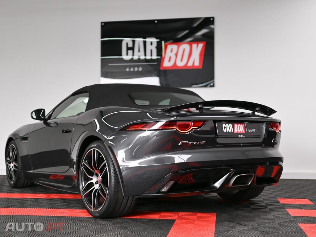 Jaguar F-Type 2.0 i4 Chequered Flag