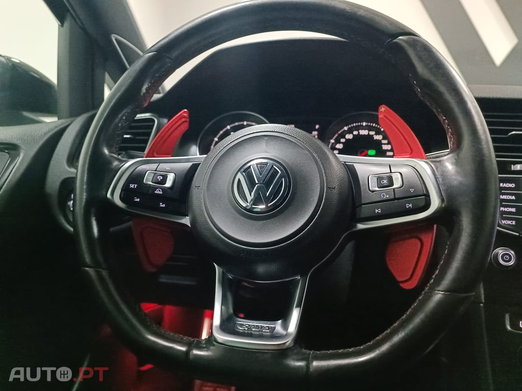Volkswagen Golf GTI Performance DSG