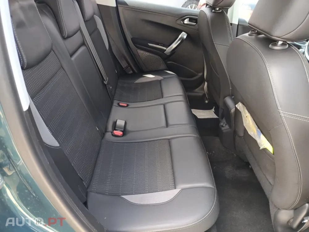 Peugeot 2008 1.2 VTi Active