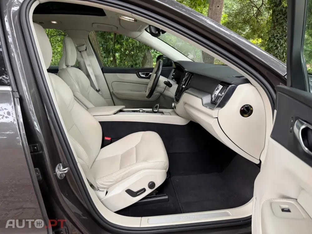 Volvo XC60 2.0 T6 PHEV Inscription Expression AWD