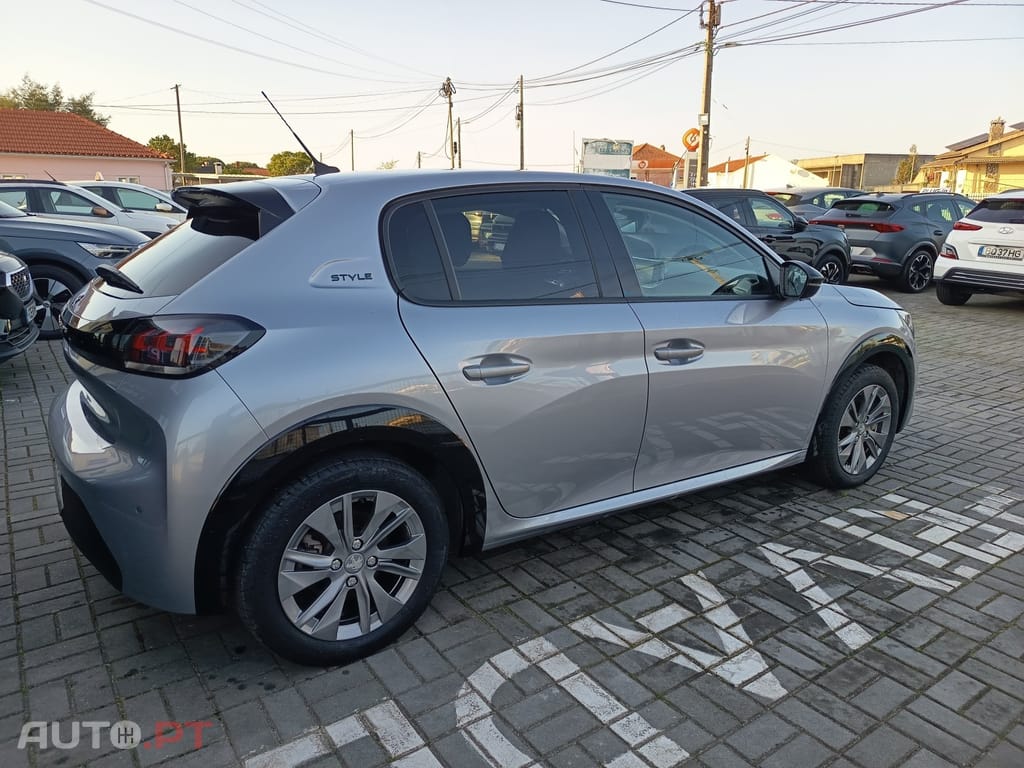 Peugeot E-208 50 kWh Allure