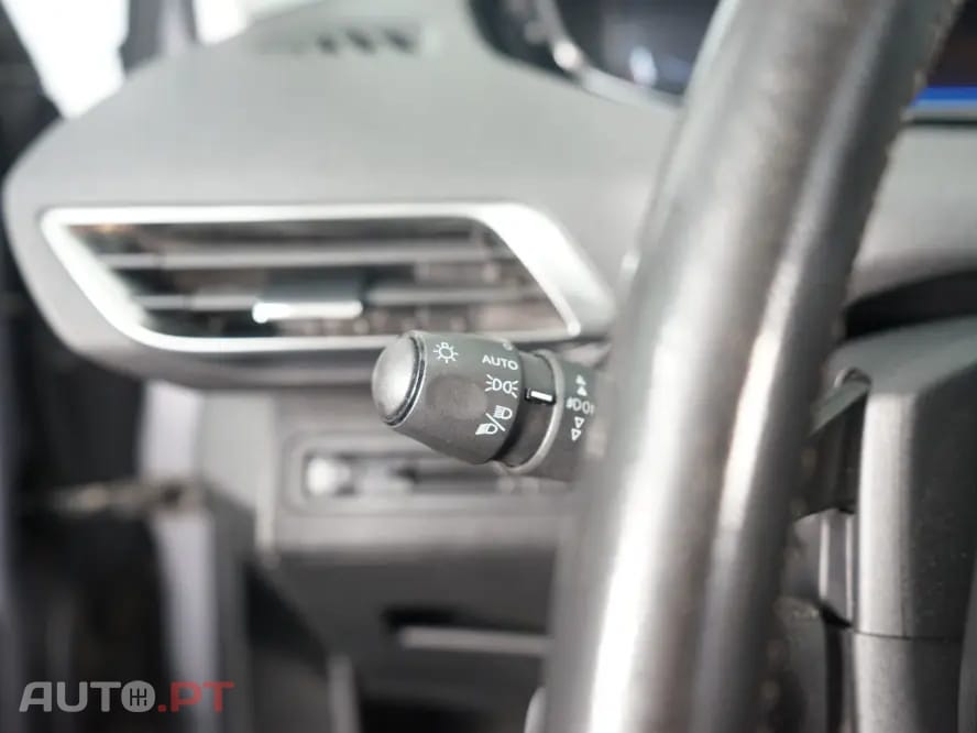 Peugeot 5008 1.5 BlueHDi Allure EAT8