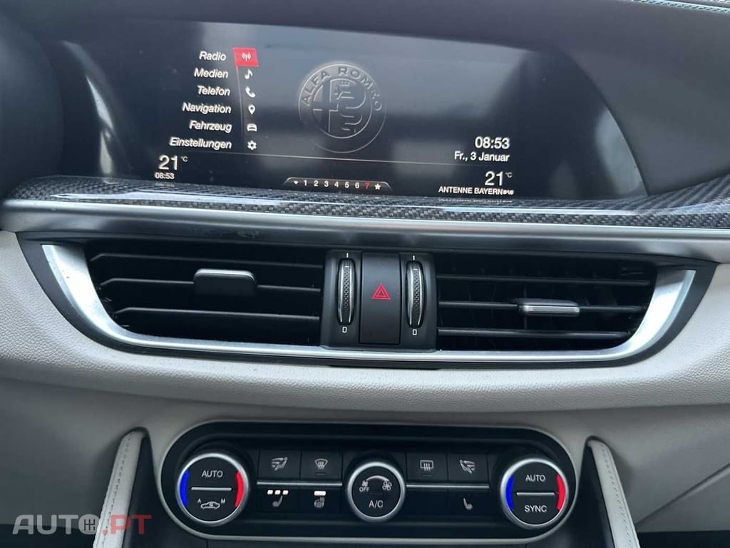 Alfa Romeo Stelvio V6 2.9 Bi-Turbo AT8-Q4 Quadrifoglio