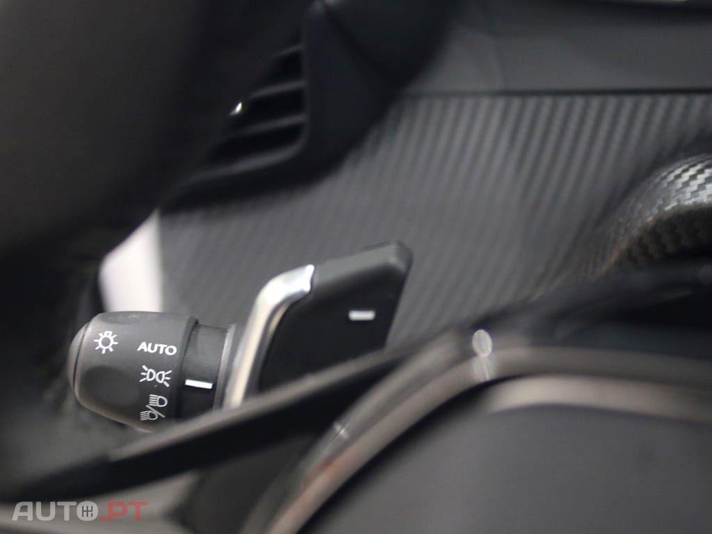 Peugeot 208 1.2 Hybrid Allure e-DCS6