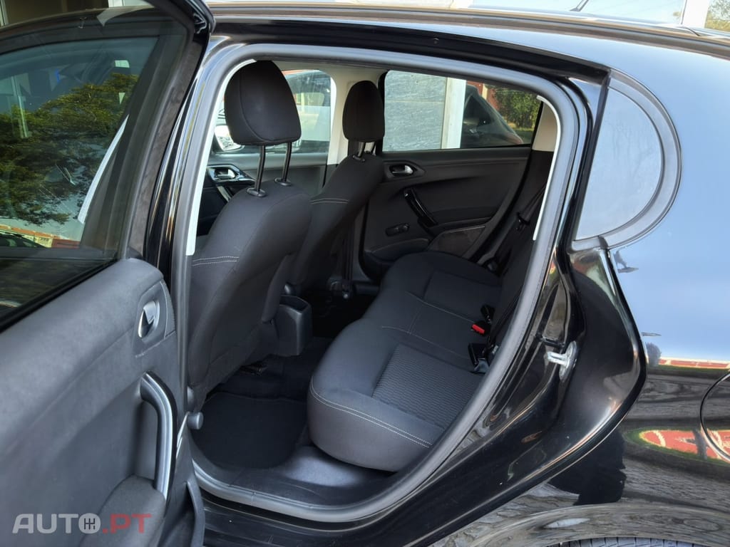 Peugeot 208 1.2 PureTech Style