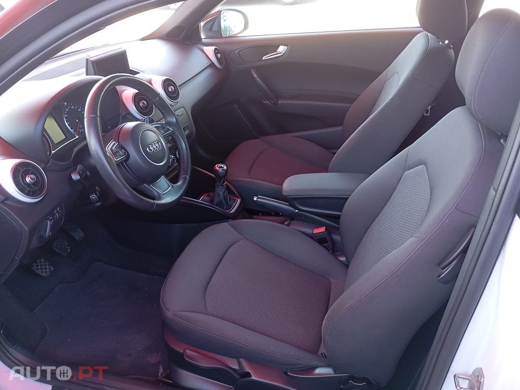 Audi A1 1.6 TDi S-line