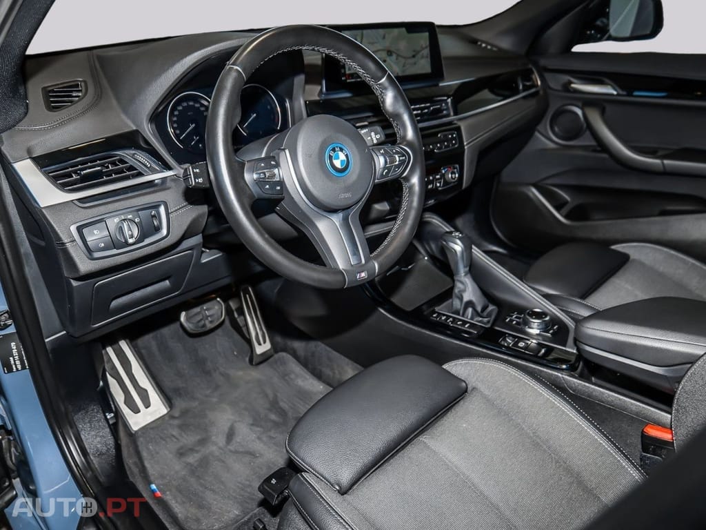 BMW X2 I.V.A DEDUTIVEL xDrive25e M-Sport Pano