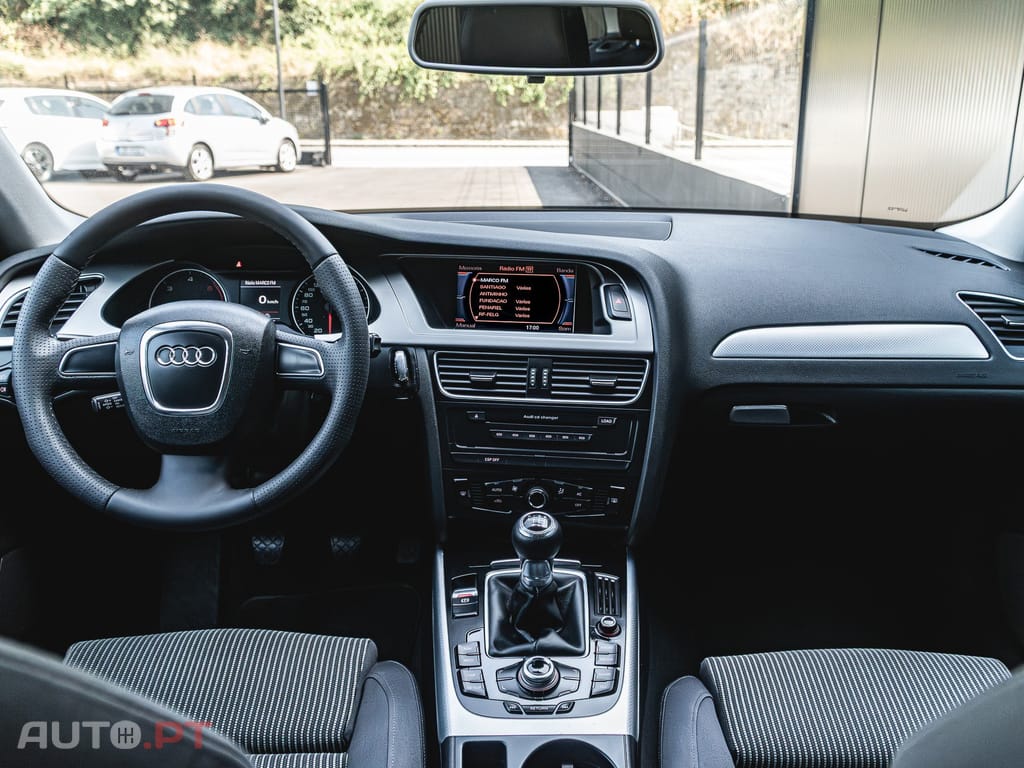 Audi A4 2.0 TDi Look RS4