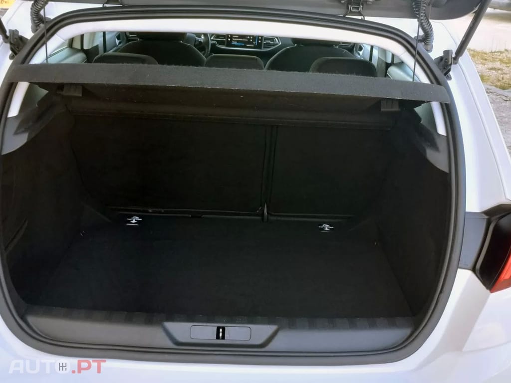 Peugeot 308 1.5 BlueHDi Business Line