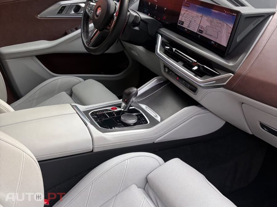 BMW XM BASE