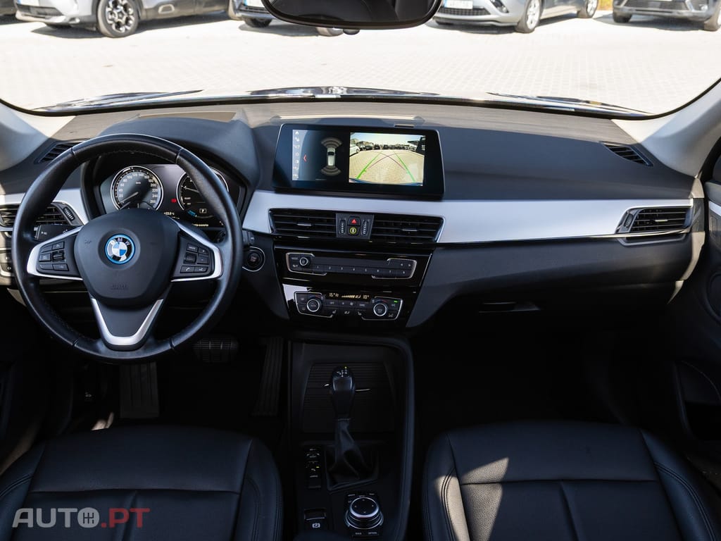 BMW X1 xDrive25e Advantage — fotografia 22