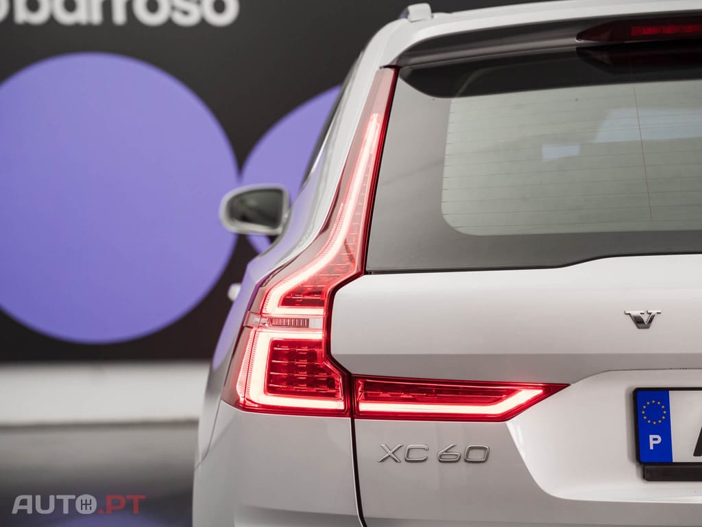 Volvo XC60 2.0 T8 PHEV Momentum Plus AWD