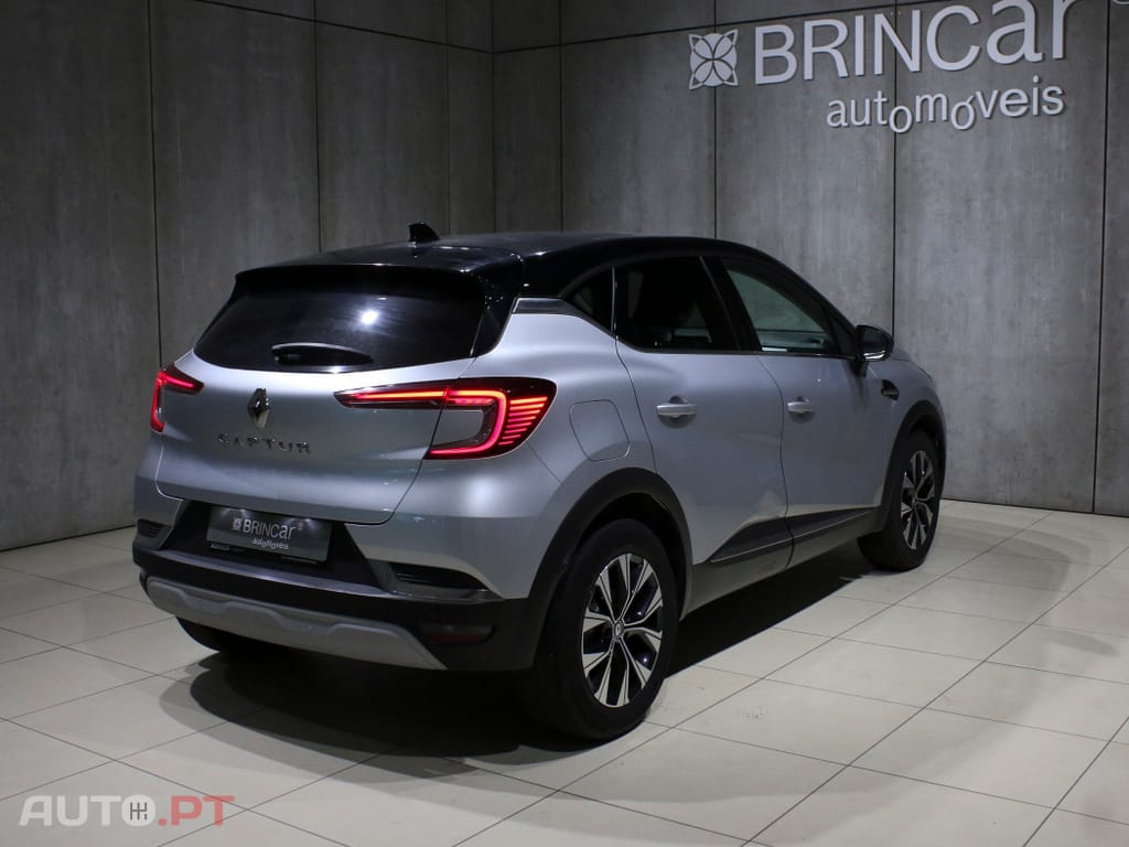 Renault Captur Outro