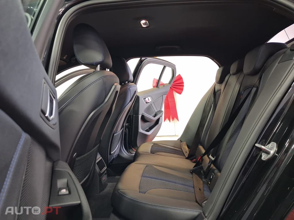 BMW 116 i Pack Desportivo M
