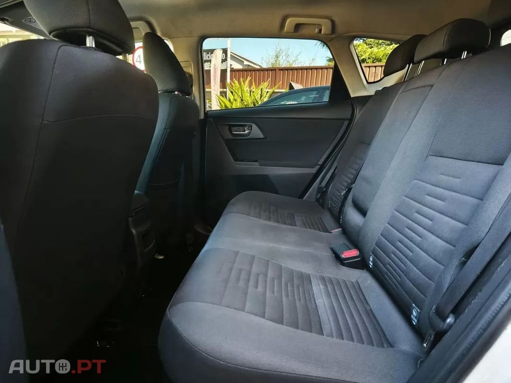 Toyota Auris 1.8 HSD Comfort+J17