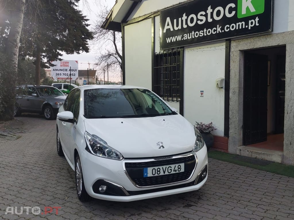 Peugeot 208 1.2 PureTech Signature