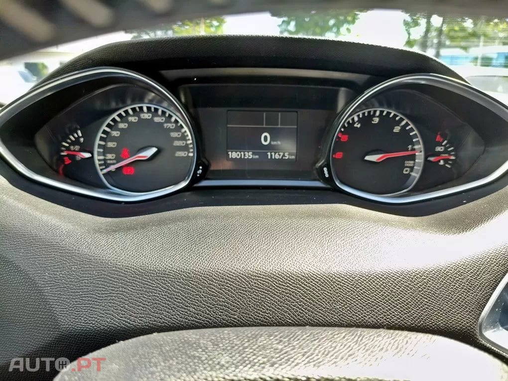 Peugeot 308 SW 1.6 BlueHDi Style — fotografia 4