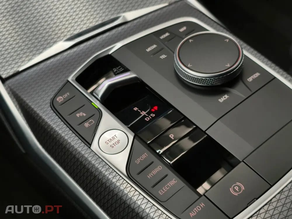 BMW 330 e Pack Desportivo M Pro Auto