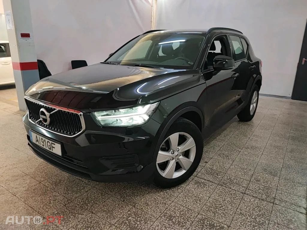 Volvo XC40 1.5 T2 Momentum Core